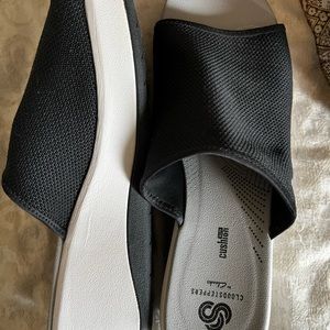 Cloudstepper by Clarks black slides - size 10 - never worn